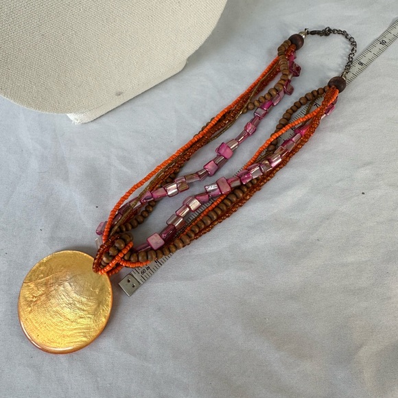 Three Pink and orange dyed shell statement necklaces - Picture 10 of 11